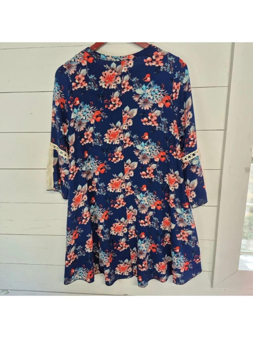Orange Creek Women's Floral Navy Bell Sleeve Tunic Top - Picture 5 of 6